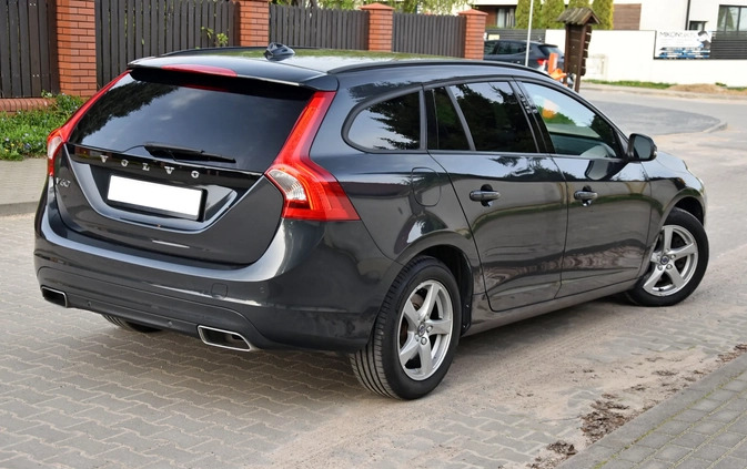 Volvo V60 cena 49999 przebieg: 215000, rok produkcji 2017 z Płock małe 529